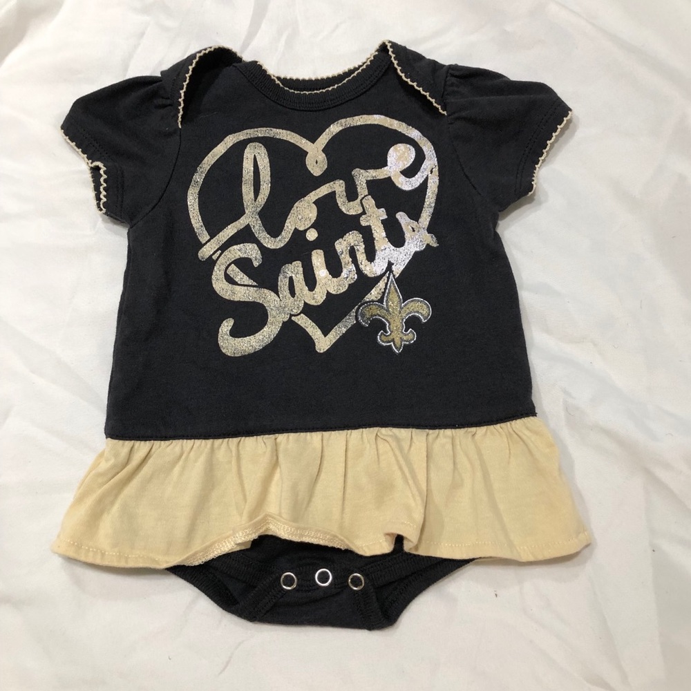 NFL “I ♥️New OrleansSaints Onesie Sz 3-6 months